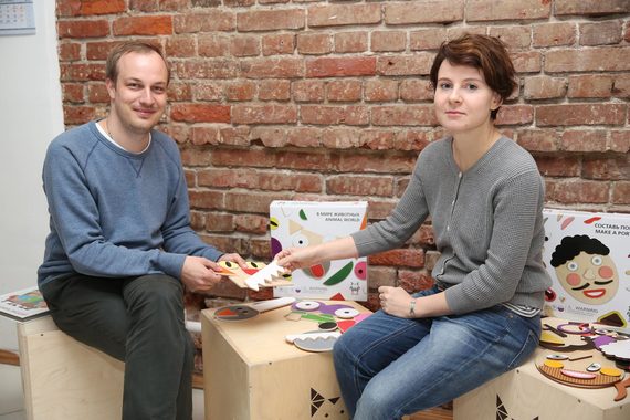 Супруги Василий Перфильев и Анастасия Щербакова придумали детские игрушки, вдохновившись четкими линиями и чистыми цветами авангарда 1920-х гг.
