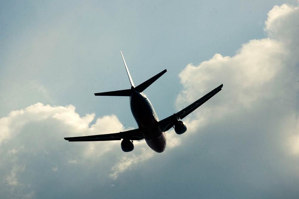 В субботу посольство США обратилось к служебному правительству Греции с просьбой запретить пролет российских самолетов в FIR Athens