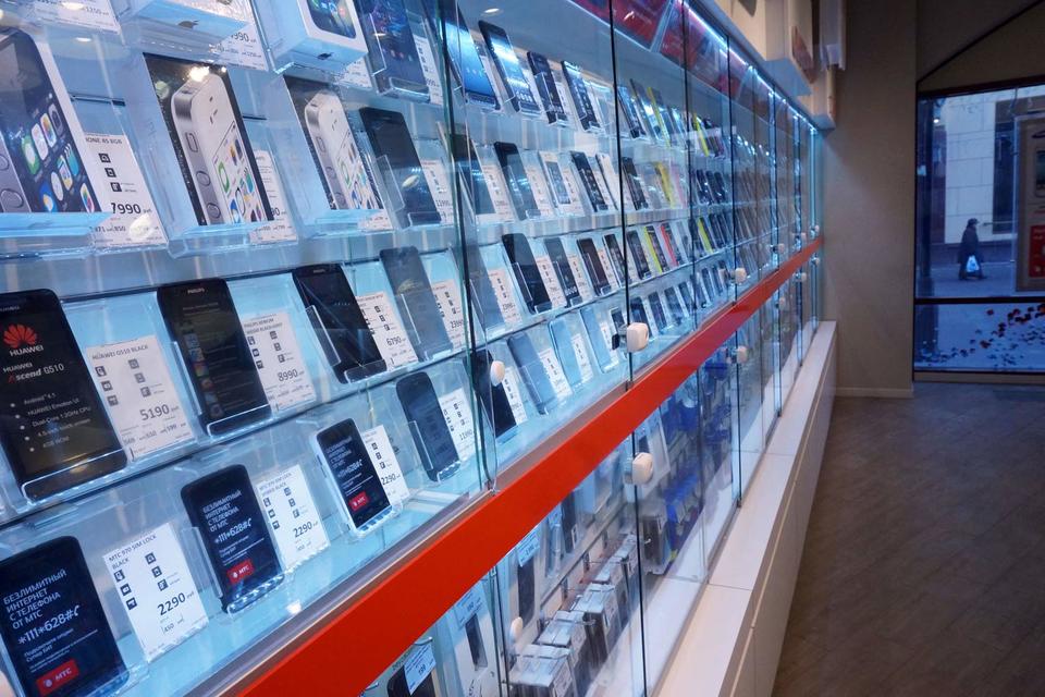 Рост выручки от продаж смартфонов связан с миграцией части их моделей в более высокие ценовые сегменты, а в конечном итоге – с ростом цен на них