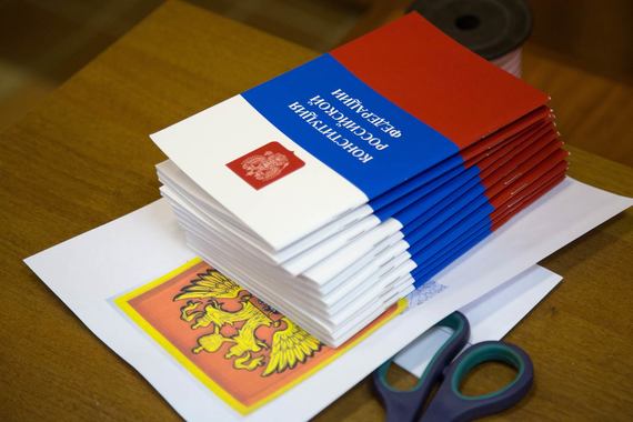 По Конституции местное самоуправление (МСУ) осуществляется гражданами путем референдума, выборов и других форм волеизъявления, а структура органов МСУ определяется населением самостоятельно