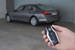 Автоматическая парковка умеет с брелка-ключа вкатывать машину без водителя за рулем в тесное пространство в гараже