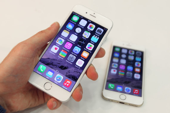 Один из судей считает, что Apple не удалось доказать, что копирование таких характеристик, как движение пальца по экрану для разблокировки телефона нанесло «непоправимый ущерб» продажам