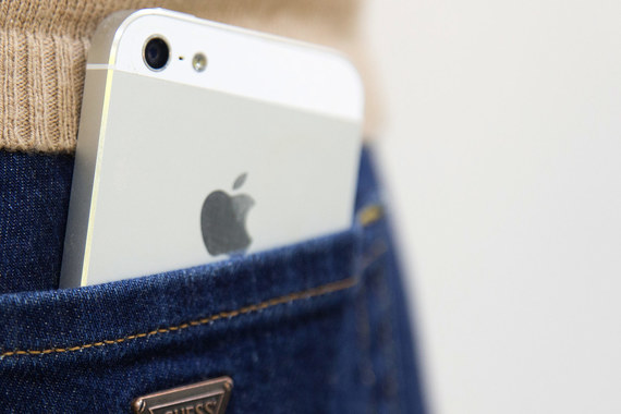 Зараженные официальные приложения для iPhone, разработанные в Китае, могли следить за его владельцем