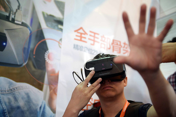 Шлем Oculus Rift начнет продаваться в следующем году