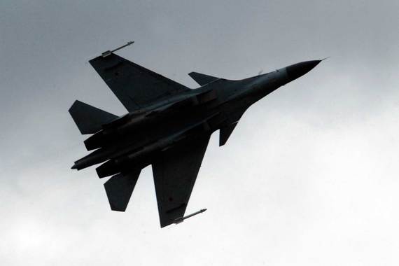 В Сирии, если верить опубликованным рядом средств массовой информации фотографиям, действительно развернуты истребители Су-30СМ