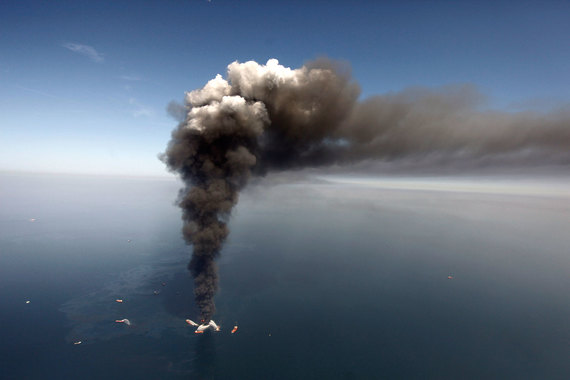 Авария на буровой платформе Deepwater Horizon на скважине Macondo, располагавшейся в море в 210 км к юго-востоку от Нового Орлеана, произошла 20 апреля 2010 г.