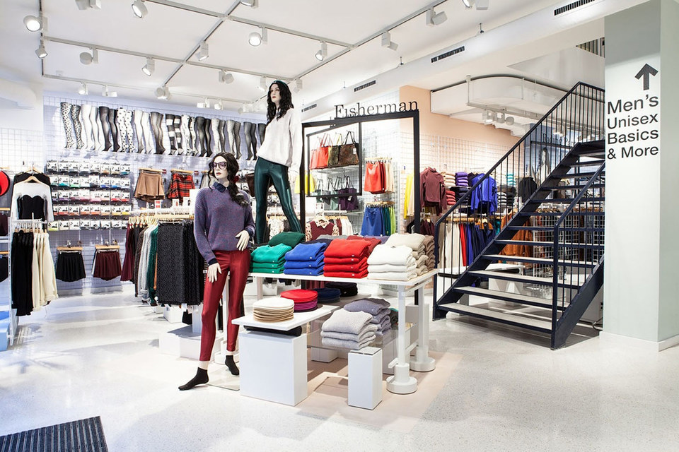American Apparel объявил о банкротстве