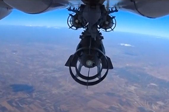 Американские чиновники уверены, что Россия с 30 сентября напрямую атакует поддерживаемых ЦРУ повстанцев, которые представляют наибольшую угрозу режиму Асада