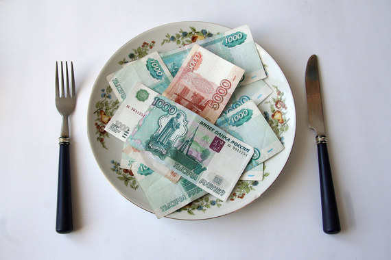 В 2016 г. из каждых 100 руб. федеральная казна 19,2 руб. потратит на оборону, 12,7 – на правоохранителей