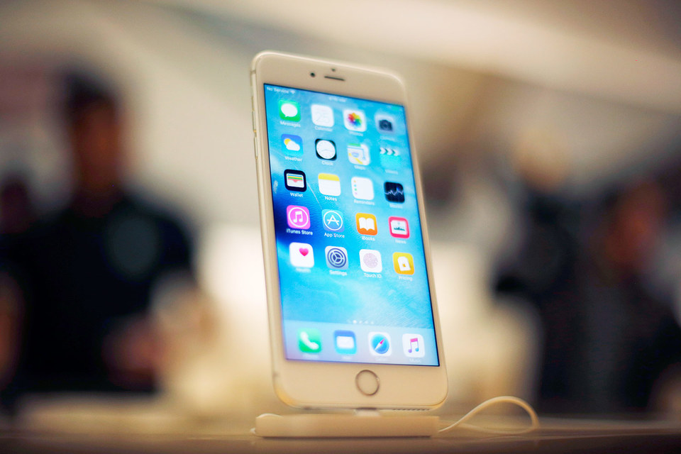 В российском интернет-магазине Apple предзаказы на iPhone 6s и 6s Plus не принимались