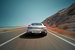 Вообще-то Mercedes-AMG GT S — автомобиль трехдверный, так что педанты именуют его “хэтчбек”. Но третья дверь силуэта купе не нарушает, а вот при погрузке оказывается большим плюсом