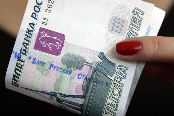 Банк «Русский стандарт» нашел компромисс с держателями облигаций: 18% номинала они получат деньгами, остальное обменяют на бумаги, но не банка, а компании-акционера