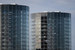 В Autostadt клиенты концерна могут забрать свои новые автомобили из специальных полностью автоматизированных стеклянных башен высотой 48 м. Ежедневно клиенты забирают из стеклянных хранилищ примерно 500 автомобилей Volkswagen и SEAT, общая емкость парковки – 800 мест