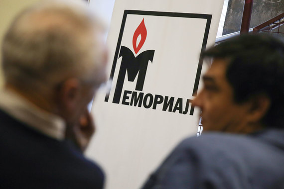 Один из самых крупных грантов получил правозащитный центр "Мемориал" на проект помощи беженцам