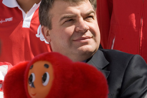Сердюков займется авиапрограммами в «Ростехе»