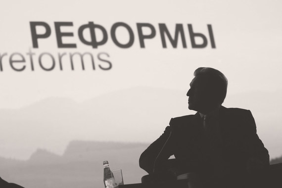 На форумах по-прежнему звучат пустые слова о том, что Россия должна заняться наконец диверсификацией экономики