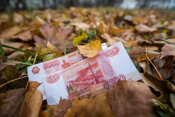 Удешевлению рубля способствует падение цены на нефть