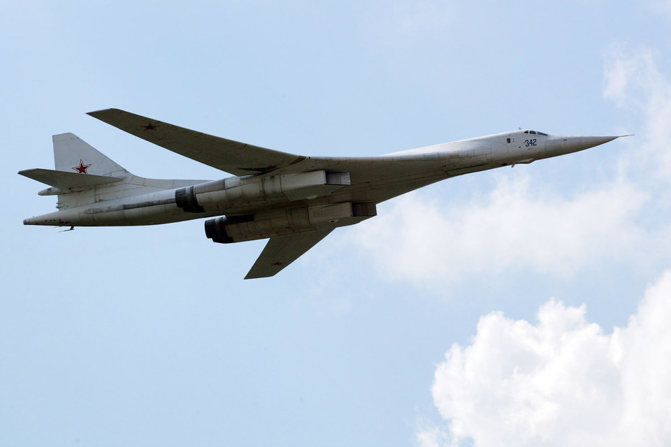 Самолет дальней авиации Ту-160
