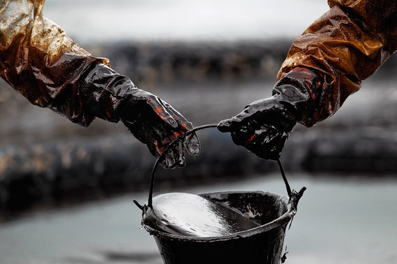 Спрос и предложение на рынке нефти и многих других сырьевых товаров не могут уравновесить друг друга