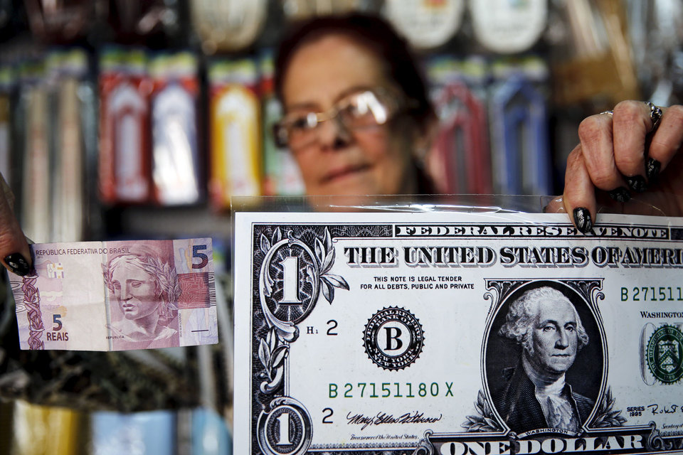 Курс бразильского реала к доллару с начала 2015 г. упал на 30%