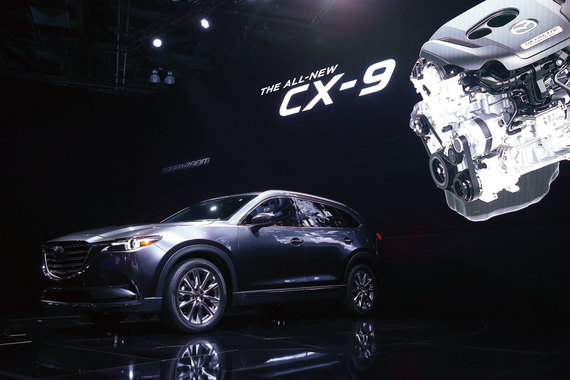 Основным рынком кроссовера Mazda CX-9 станет Северная Америка, где Mazda ожидает продать 80% из годового выпуска 50 000 единиц, другими рынками станут Россия, Ближний Восток и Австралия