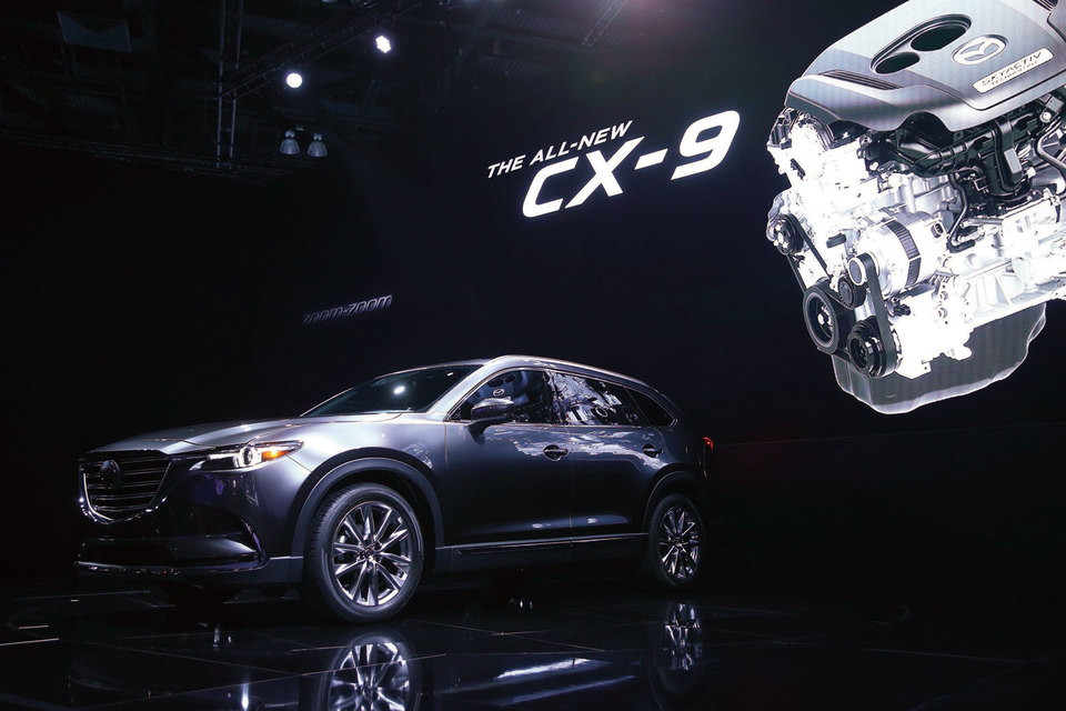 Основным рынком кроссовера Mazda CX-9 станет Северная Америка, где Mazda ожидает продать 80% из годового выпуска 50 000 единиц, другими рынками станут Россия, Ближний Восток и Австралия