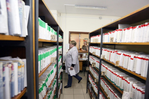 Некассовые платежи больше распространены в государственных клиниках
