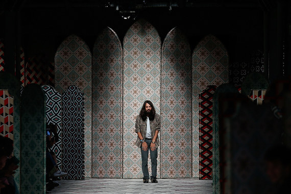 Алессандро Микеле после показа женской коллекции Gucci осень-зима 2015/2016