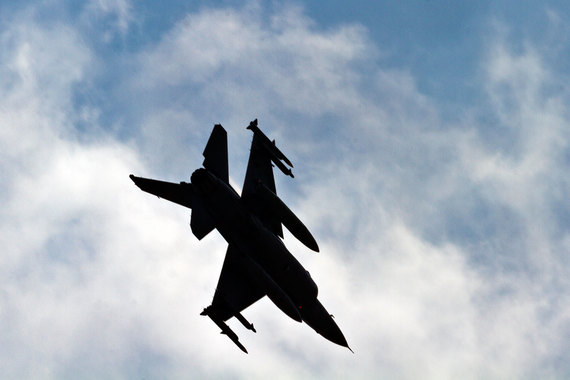 Турецкий F-16 действовал из засады, считает главком ВКС