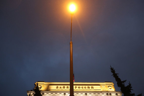 Годовые аукционы репо ЦБ приостановил 1 июля, но эксперты практически единодушно говорили, что регулятор вернется к этому инструменту для поддержания курса рубля