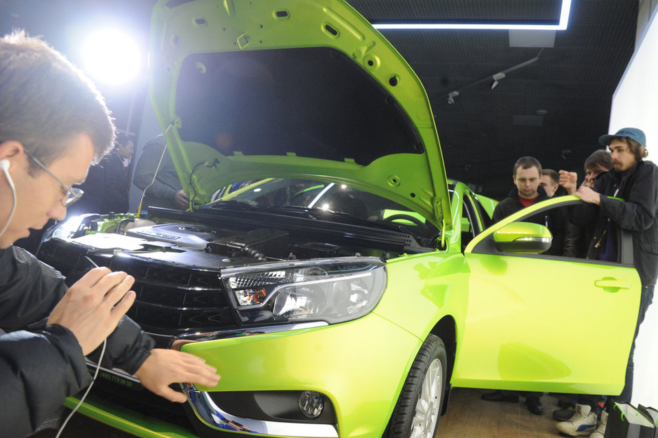 «АвтоВАЗ» готовит новинки – Lada Vesta и Xray – к продажам в Европе