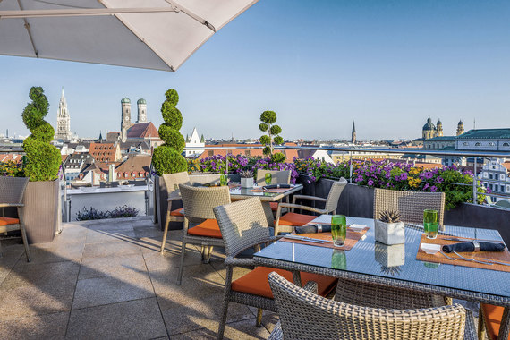 Отель Mandarin Oriental расположен в историческом центре Мюнхена, на территории Старого города
