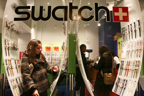 Swatch планирует наладить систему безналичных продаж новой модели Swatch Bellamy