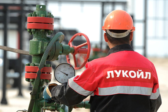 Рекордной суммой на счетах «Лукойл» обязан сокращению инвестиций в добычу нефти