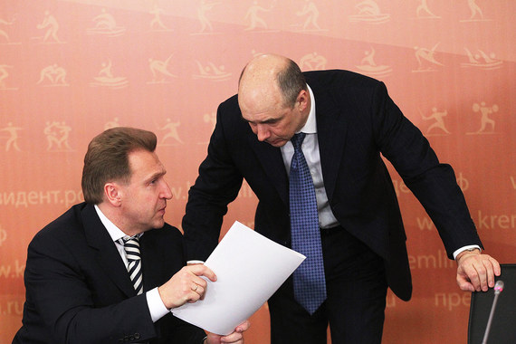 Министр финансов Антон Силуанов (на фото справа) предложил первому вице-премьеру Игорю Шувалову новый план спасения ВЭБа