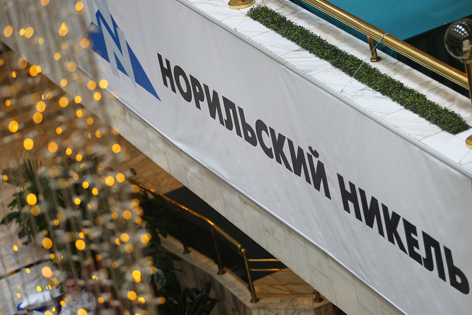 Благодаря двукратной девальвации рубля «Норникель» может позволить себе не сокращать инвестиции, несмотря на низкие цены