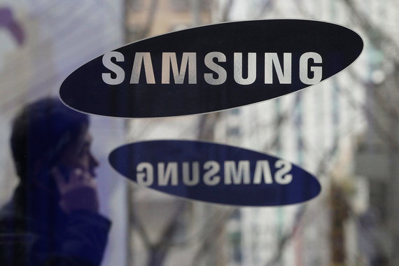 Samsung попросил Верховный суд США дать ему возможность обжаловать решение о выплате штрафа в $930 млн за нарушение патентов Apple