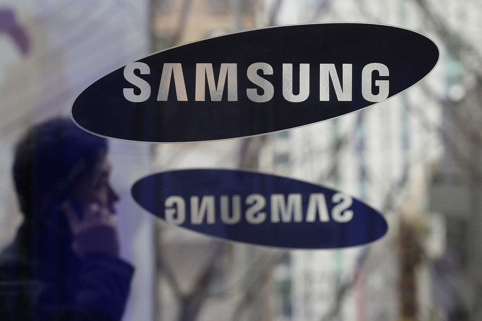 Samsung попросил Верховный суд США дать ему возможность обжаловать решение о выплате штрафа в $930 млн за нарушение патентов Apple