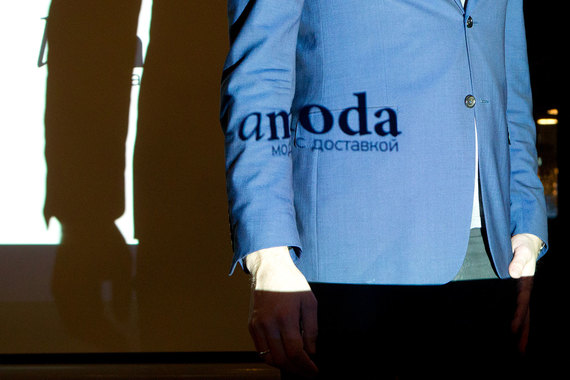 Интернет-магазин Lamoda меняет бизнес-модель: раньше компания продавала только свой товар, теперь станет торговой площадкой и для других ритейлеров