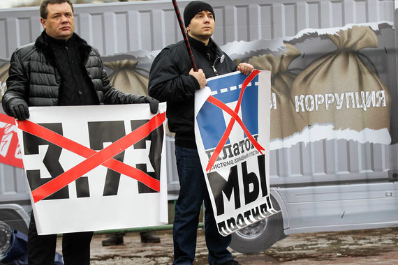 Правительство может отложить удвоение платы за проезд грузовиков