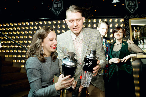 Победители российского и белорусского этапов конкурса Bacardi Legacy Global Cocktail Competition Александр Калачев и Елизавета Молявка