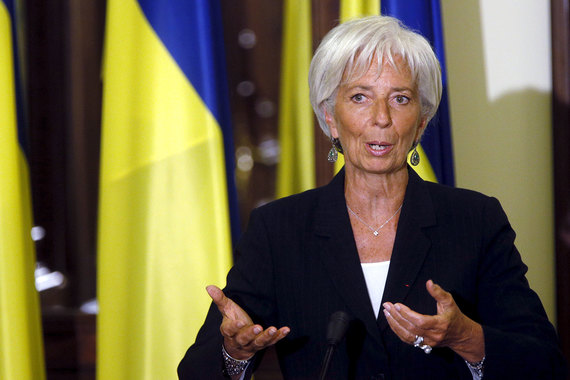 "Руководству Украины совершенно необходимо действовать немедленно, чтобы вернуться на многообещающий путь реформ", - говорится в заявлении Лагард