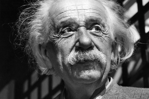 Группа ученых, работавших на гравитационных детекторах LIGO, после тщательной проверки экспериментальных данных сегодня объявила об обнаружении гравитационных волн, предсказанных общей теорией относительности Эйнштейна