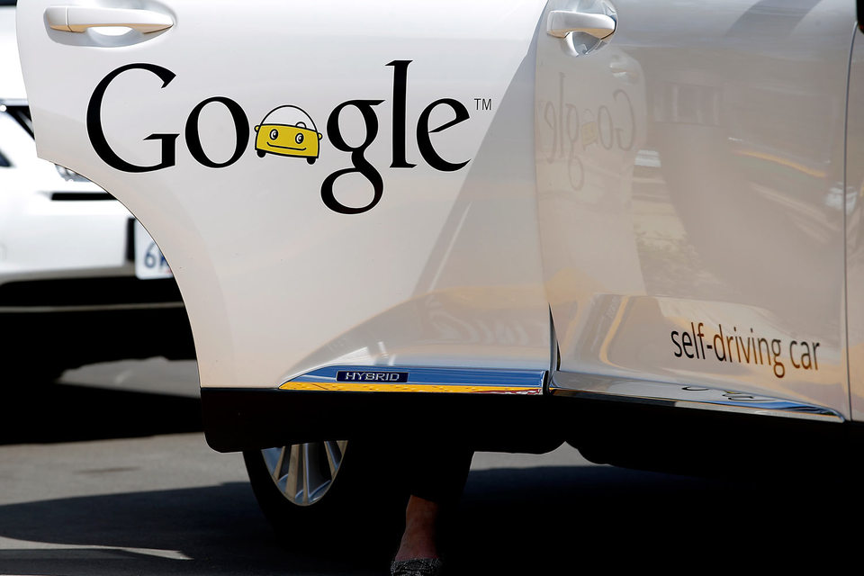 Программу, управляющую самоходным автомобилем Google, приравняли к водителю