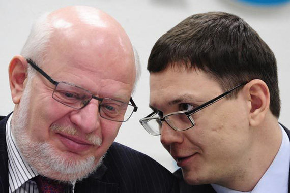 Павел Чиков (справа) лишился «Агоры», но остается членом Совета по правам человека во главе с Михаилом Федотовым