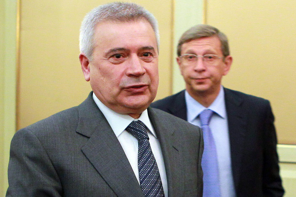 Президент «Лукойла» Вагит Алекперов (на первом плане) готов купить то, что раньше принадлежало Владимиру Евтушенкову