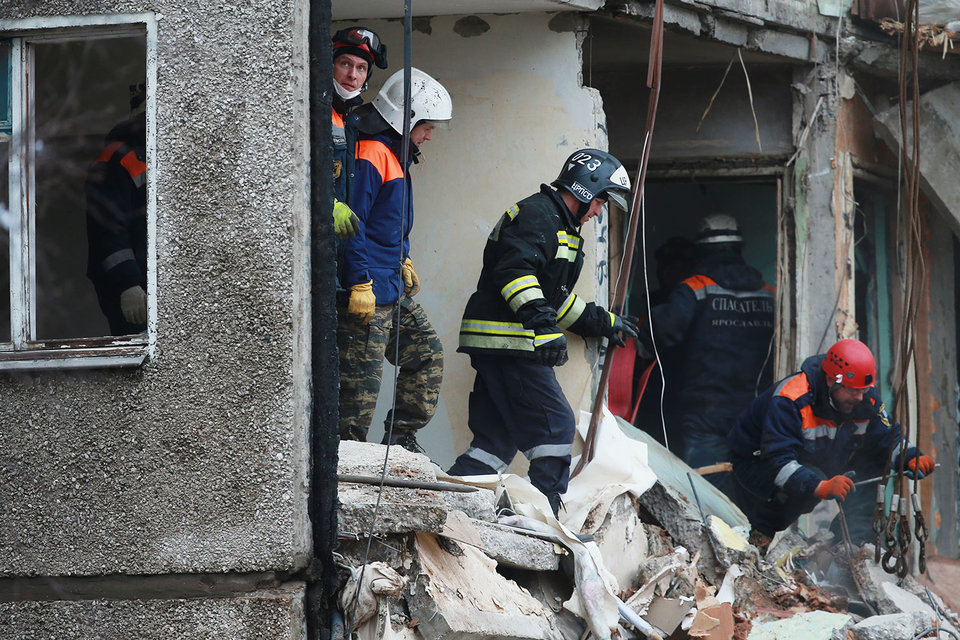 В МЧС говорят, что в доме взорвался бытовой газ