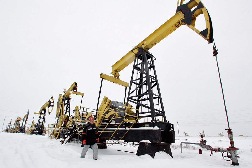 Саудовская Аравия и Россия нашли возможности для замораживания нефтедобычи на нынешнем уровне