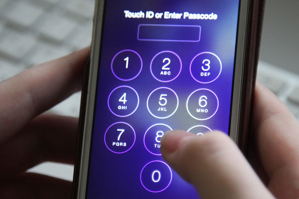 Apple опротестует решение федерального суда, предписывающее ей в интересах следствия разблокировать смартфон