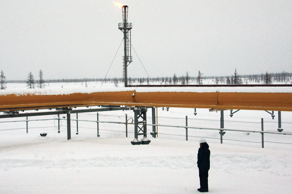 Цены на нефть лихорадит из-за нежелания производителей сокращать добычу